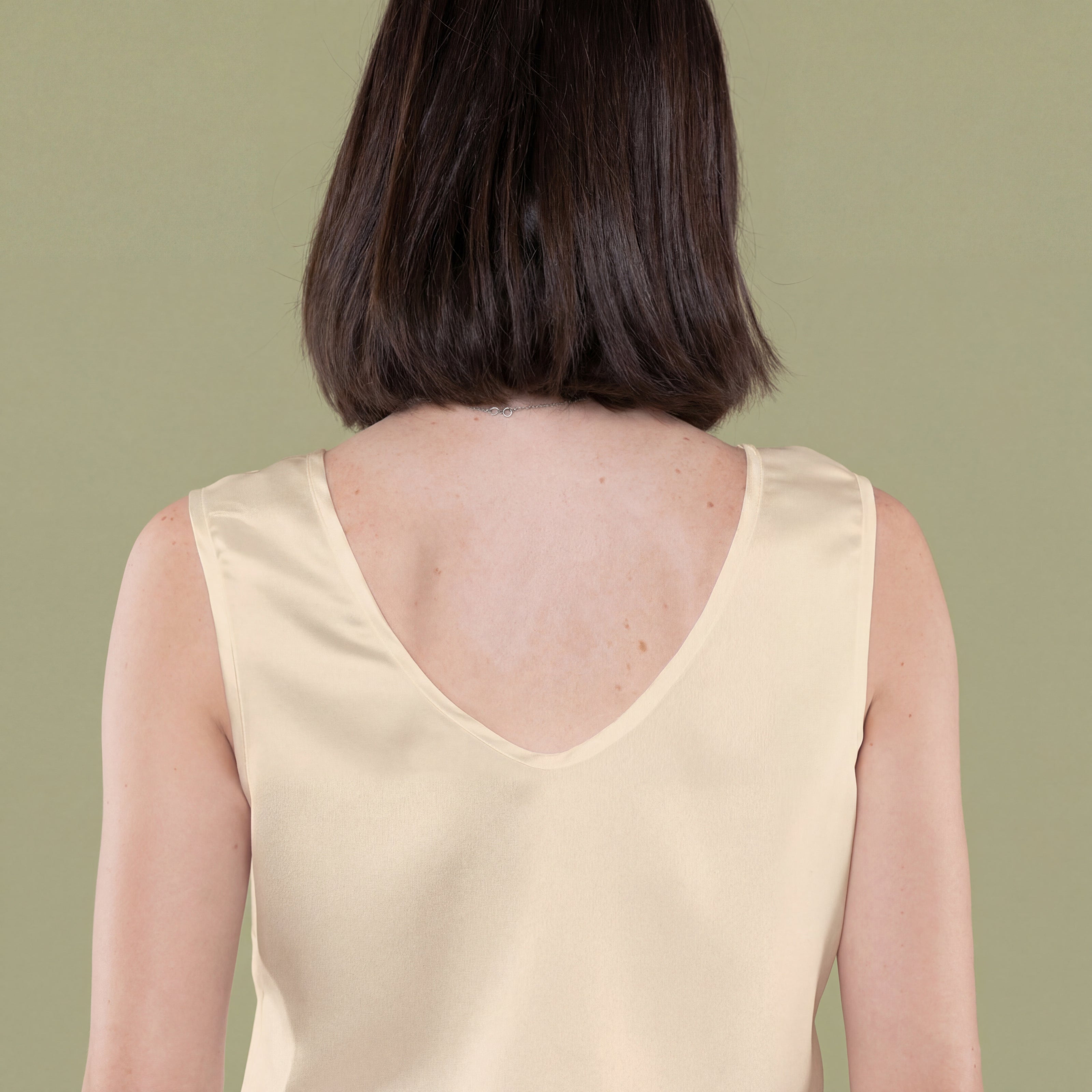 Canotta spalla larga in pura seta